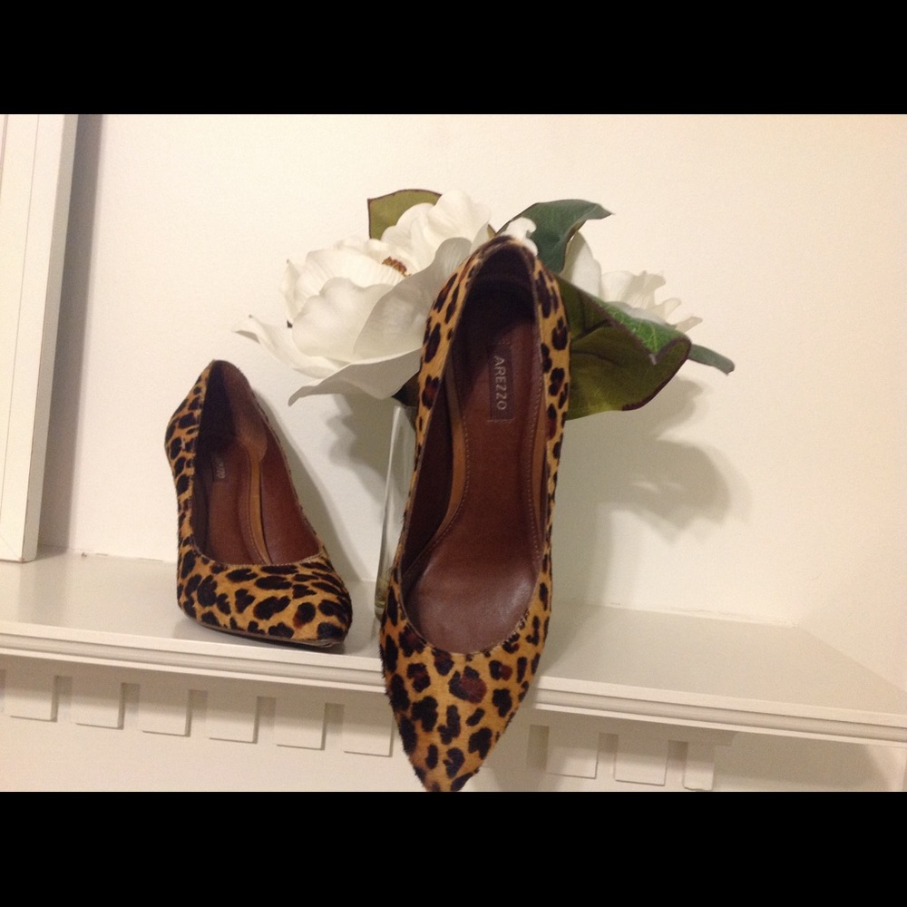 Genuine Leather Leopard Pumps - Picture 2 of 9